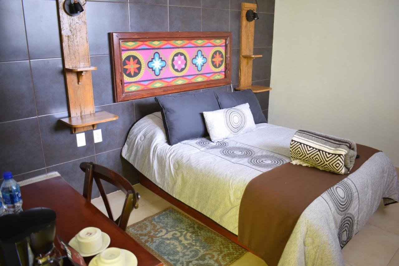 Hotel Las Candelas De Уамантла Экстерьер фото